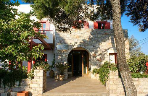 Livadi Hotel | 27 m² Hotel ∙ 3 guests