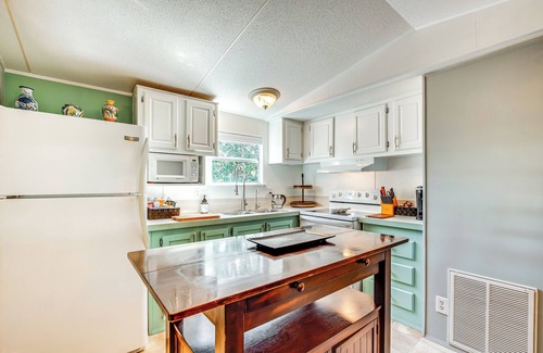 Webster House | 27 Mi to The Villages: Lush Home w/Outdoor Space!