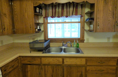 Elkins House | 27 Riverfront Acres of Serene Mountain Views - Dog and Kid paradise!