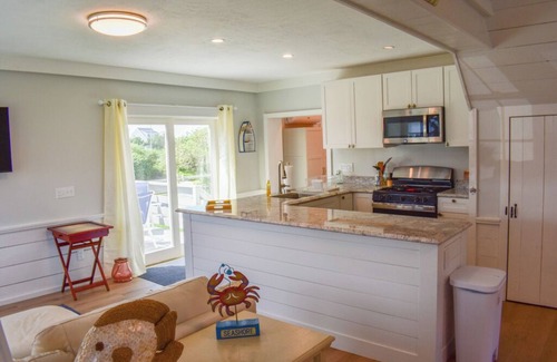 West Dennis House | 27 Trotting Park Ext Carriage House