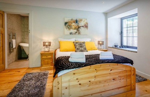 La Riviere-Enverse Ski Chalet | 270 m² Chalet ∙ 7 bedrooms ∙ 15 guests