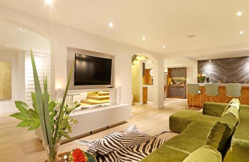 Clifton Villa | 270 m² Villa ∙ 3 bedrooms ∙ 6 guests