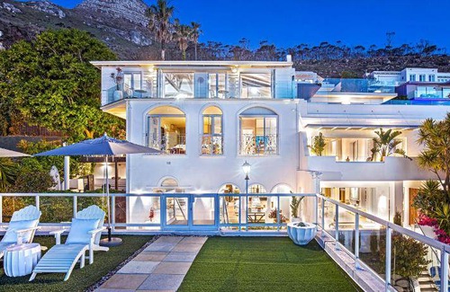 Clifton Villa | 270 m² Villa ∙ 3 bedrooms ∙ 6 guests