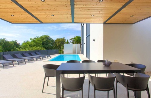 Klimno Villa | 270 m² Villa ∙ 4 bedrooms ∙ 8 guests