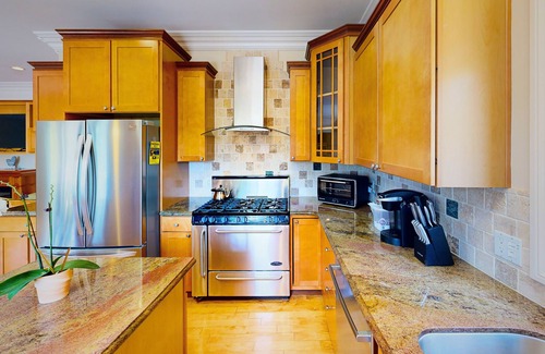 Belmont House | 2702 Monte Cresta Dr