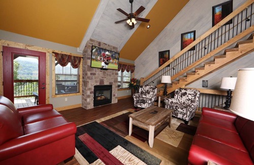 Gatlinburg Cabin | 271 m² Cabin ∙ 4 bedrooms ∙ 10 guests