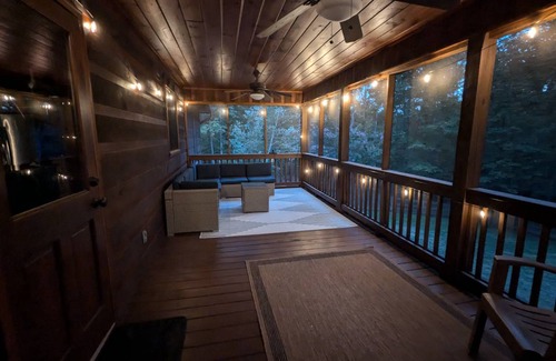 Eagle Mountain Cabin | 271 m² Cabin ∙ 5 bedrooms ∙ 12 guests