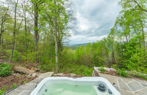 Weaverville House | 271 m² House ∙ 3 bedrooms ∙ 6 guests