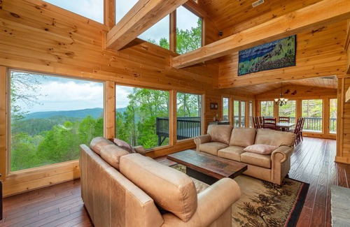 Weaverville House | 271 m² House ∙ 3 bedrooms ∙ 6 guests