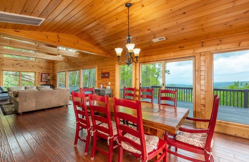 Weaverville House | 271 m² House ∙ 3 bedrooms ∙ 6 guests