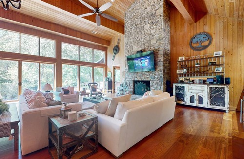 Dahlonega Cabin | 272 m² Cabin ∙ 3 bedrooms ∙ 8 guests