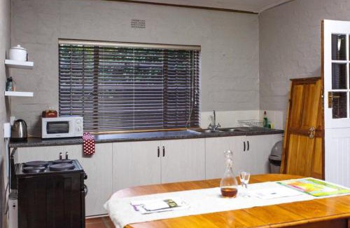 Oudtshoorn Apartment | 273 Jan Van Riebeeck