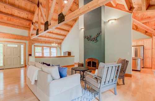 Freedom House | 274 m² House ∙ 3 bedrooms ∙ 8 guests