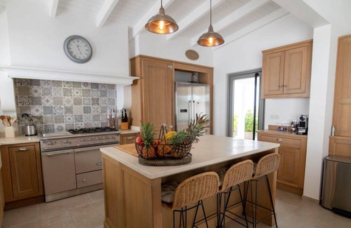 Lurin Villa | 275 m² Villa ∙ 5 bedrooms ∙ 10 guests