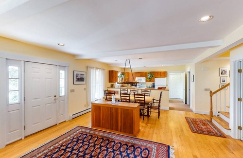 South Londonderry House | 276 m² House ∙ 5 bedrooms ∙ 8 guests