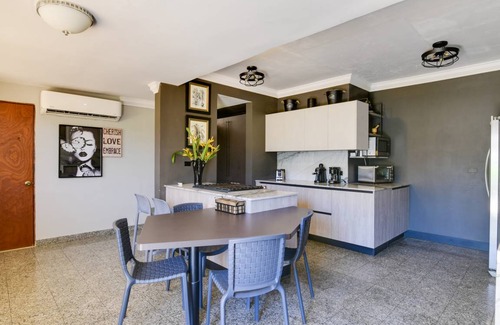 Isla Verde House | 278 m² House ∙ 7 bedrooms ∙ 22 guests