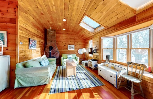 Dennis House | 278 m² House ∙ 4 bedrooms ∙ 10 guests