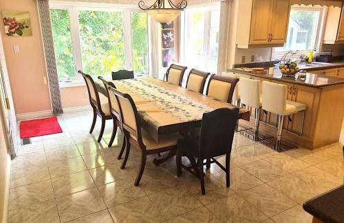 Richmond Hill Apartment | 279 m² Apartment ∙ 5 bedrooms ∙ 11 guests