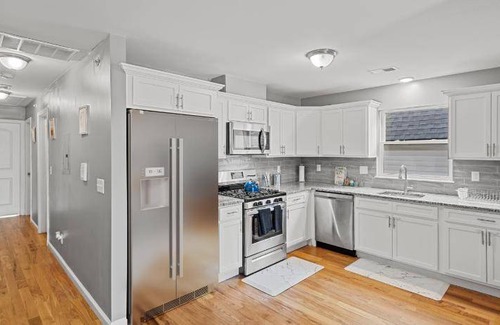 Newark Apartment | 279 m² Apartment ∙ 3 bedrooms ∙ 7 guests