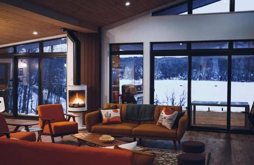 Les Pays-d'en-Haut Regional County Municipality Ski Chalet | 279 m² Chalet ∙ 6 bedrooms ∙ 16 guests
