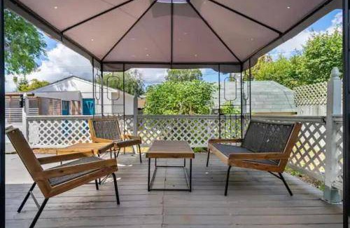 Red Deer House | 279 m² House ∙ 1 bedroom ∙ 18 guests