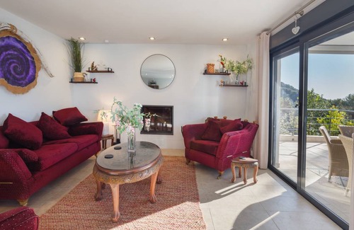 La Drova House | 279 m² House ∙ 4 bedrooms ∙ 8 guests