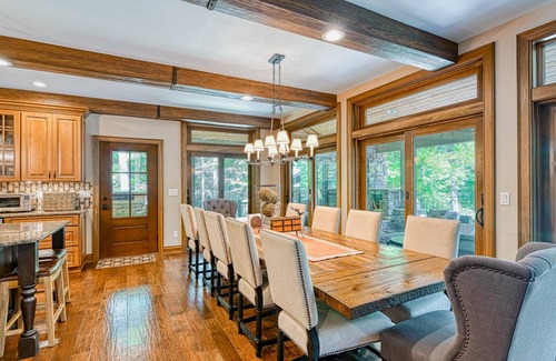 Blakeslee House | 279 m² House ∙ 4 bedrooms ∙ 12 guests
