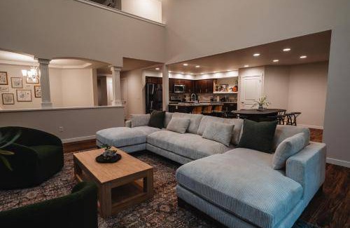 Concrete House | 279 m² House ∙ 5 bedrooms ∙ 11 guests