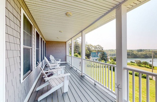 Bayville House | 279 m² House ∙ 3 bedrooms ∙ 6 guests