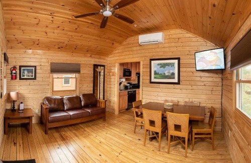 College Park Resort | 279 m² Resort ∙ 6 bedrooms ∙ 16 guests