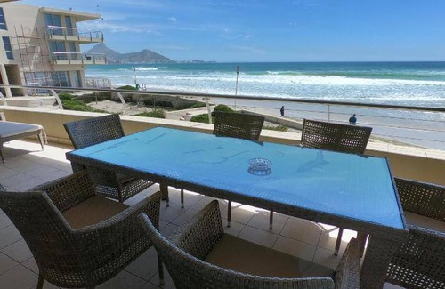 Lagoon Beach Apartment | 279 m² Serviced apartment ∙ 2 bedrooms ∙ 8 guests