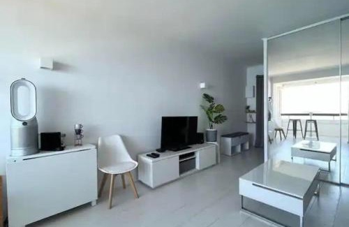 Six-Fours-les-Plages Apartment | 27m with terrace - first row sea view