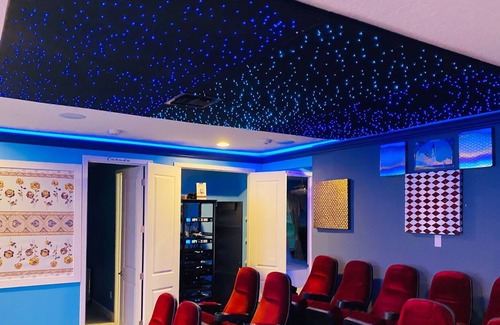 Bay Lake House | 28 BEDS!!! SPACE/WONDERFUL WORLD THEMED MANSIONS!!!!