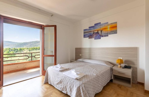 Passignano sul Trasimeno House | 287 m² House ∙ 5 bedrooms ∙ 10 guests