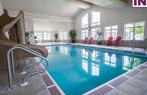 Cardston Hotel | 28 m² Hotel ∙ 2 bedrooms ∙ 6 guests