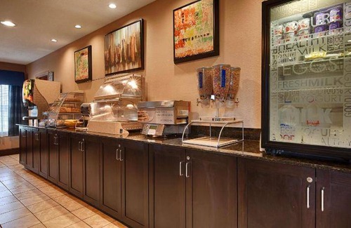 Roanoke Rapids Hotel | 28 m² Hotel ∙ 127 guests