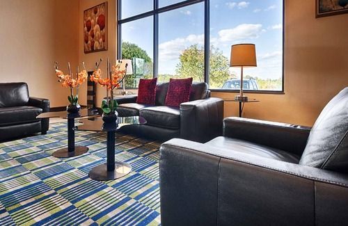 Roanoke Rapids Hotel | 28 m² Hotel ∙ 127 guests