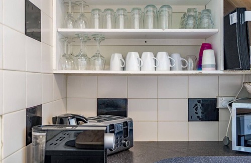 Hayborough House | 28 Strangways Tce, Hayborough