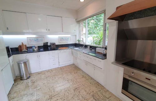 Toorak Apartment | 280 m² Apartment ∙ 3 bedrooms ∙ 8 guests