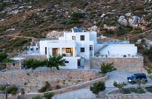 Vrachasi Apartment | 280 m² Apartment ∙ 5 bedrooms ∙ 10 guests
