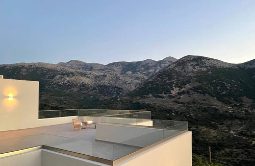 Vrachasi Apartment | 280 m² Apartment ∙ 5 bedrooms ∙ 10 guests
