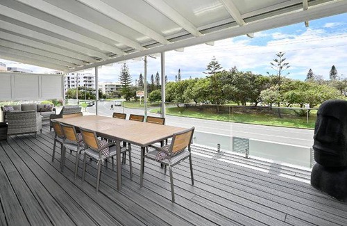 Buddina House | 280 m² House ∙ 5 bedrooms ∙ 10 guests