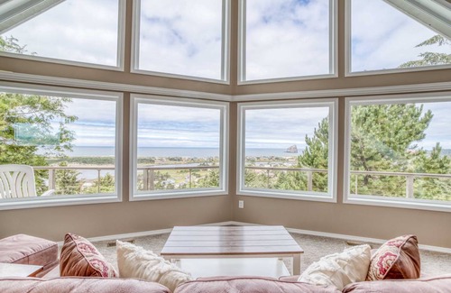 Pacific City House | 280 m² House ∙ 6 bedrooms ∙ 10 guests