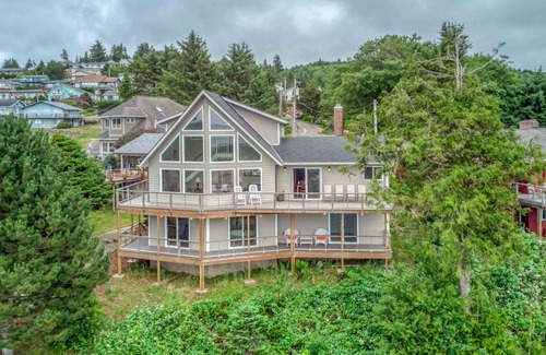 Pacific City House | 280 m² House ∙ 6 bedrooms ∙ 10 guests