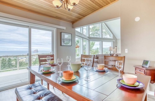 Pacific City House | 280 m² House ∙ 6 bedrooms ∙ 10 guests