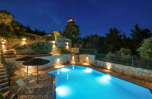 Vlachopoulatika Villa | 280 m² Villa ∙ 4 bedrooms ∙ 9 guests