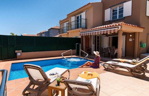 Costa Meloneras Villa | 280 m² Villa ∙ 4 bedrooms ∙ 8 guests