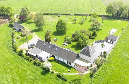 Mesnil-en-Ouche Villa | 280 m² Villa ∙ 8 bedrooms ∙ 15 guests
