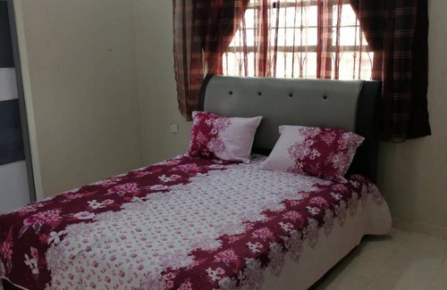 Kubang Kerian House | 2800 m² House ∙ 4 bedrooms ∙ 10 guests
