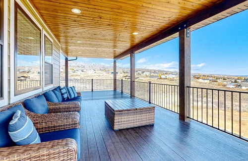 Sweetwater House | 281 m² House ∙ 4 bedrooms ∙ 19 guests